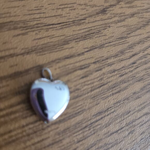 Zales 14k diamond white gold heart photo pendant - Picture 4 of 7